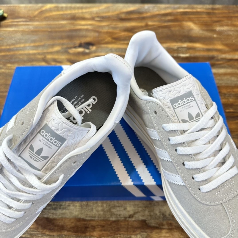 Adidas Sneakers